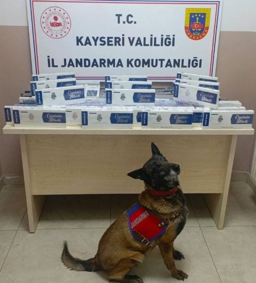 Jandarma yol kontrolünde bin 400 paket kaçak sigara ele geçirdi