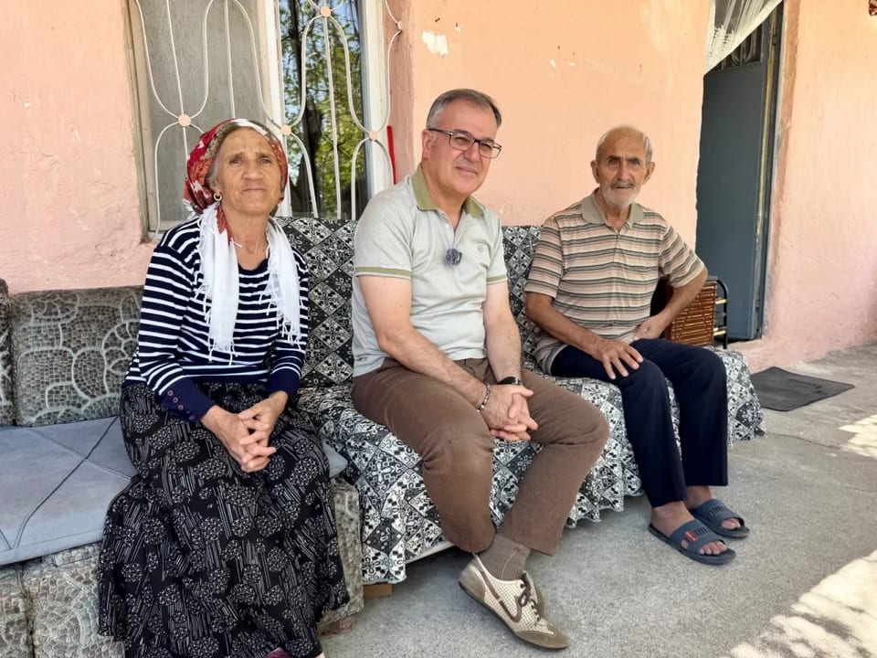 Hacılar Belediye Başkanı Özdoğan, vatandaşın sorunlarını yerinde dinliyor
