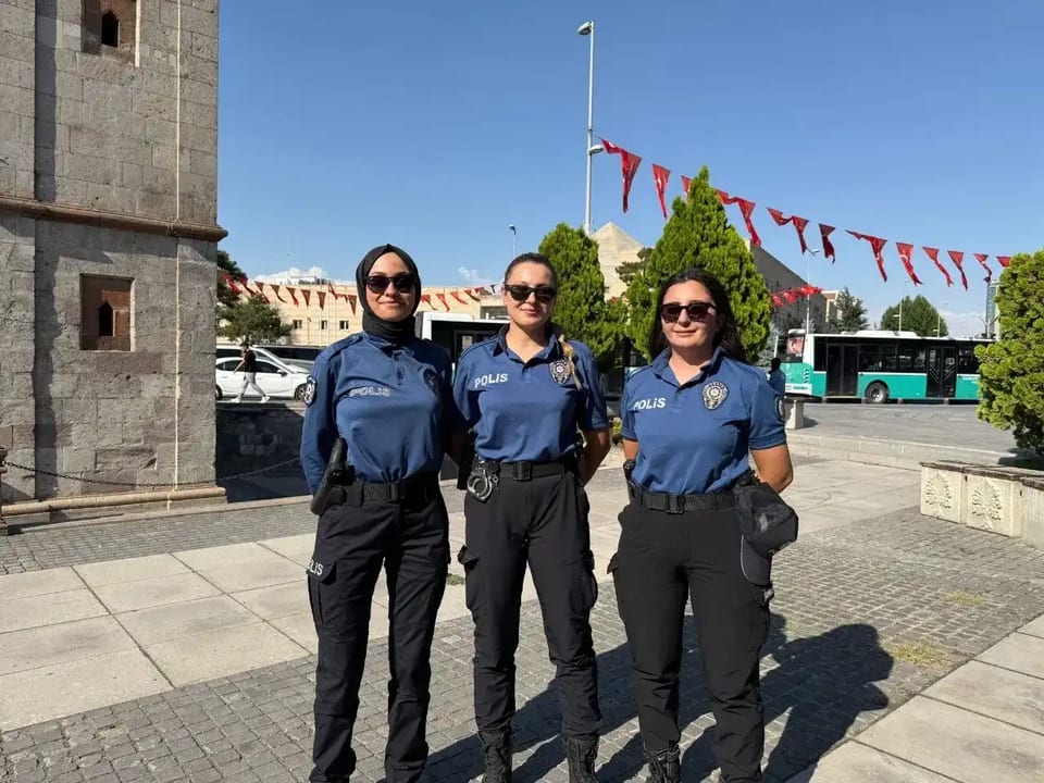 Türkiye’de ilk: Kayseri devriye ekiplerde 5 kadın personel sahada