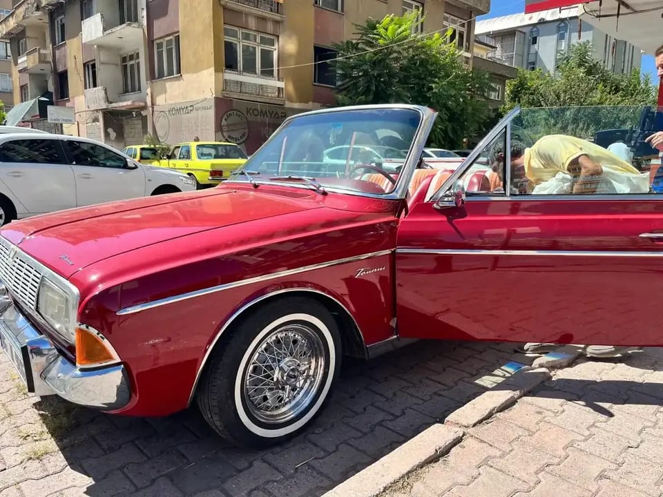 Özel günlerde şıklığı ve farkı arayanlar klasik araçları tercih ediyor