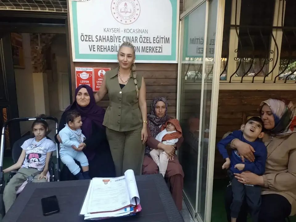 Eğitimci Venhar Kalıpçı, "Tek isteğimiz, evde destek eğitim alabilmeleri"