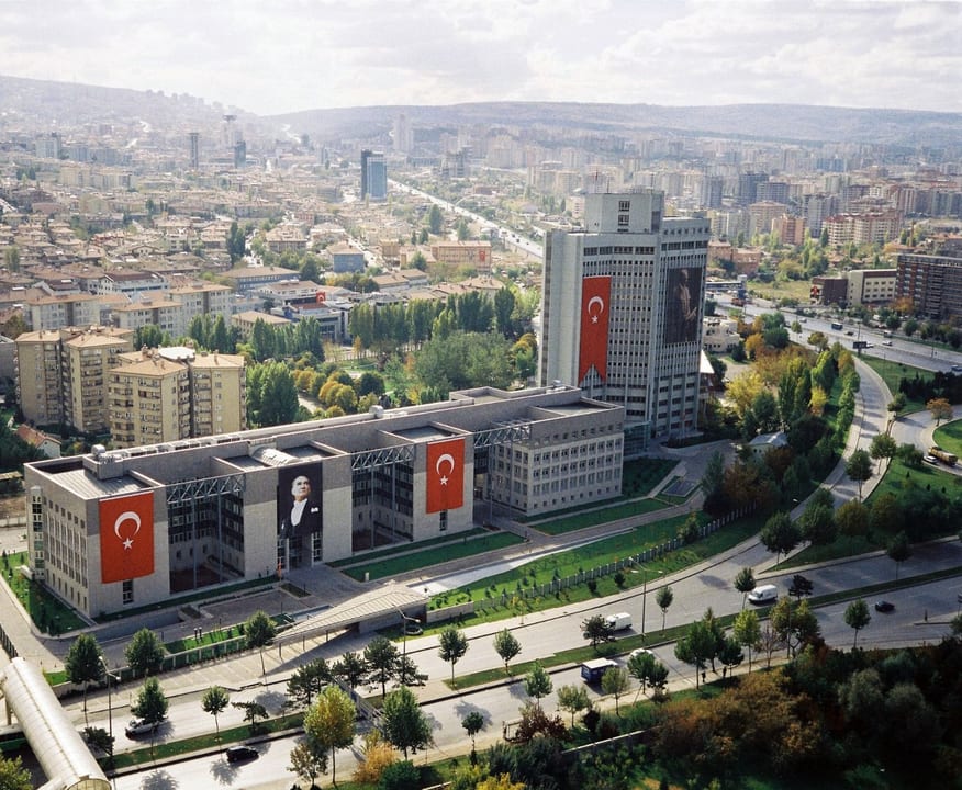 Dışişleri Bakanlığı, İsrail'in alıkoyduğu Türk vatandaşları için gerekli girişimlerde bulunulduğunu açıkladı