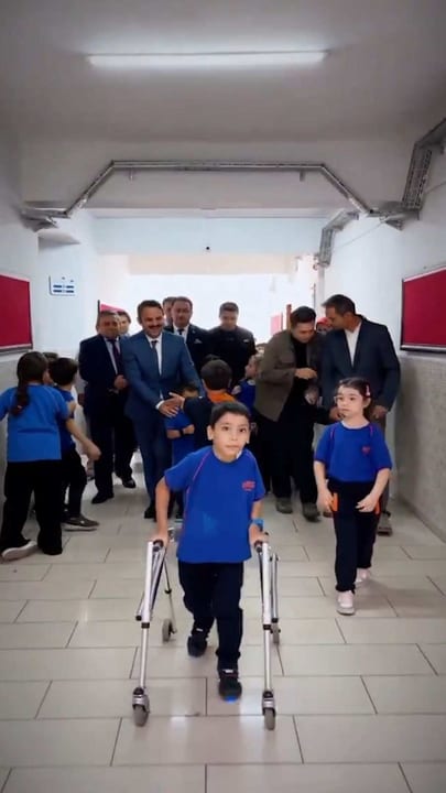 Minik Emre’nin ihtiyacı Kaymakam Erdoğan Turan Ermiş tarafından karşılandı