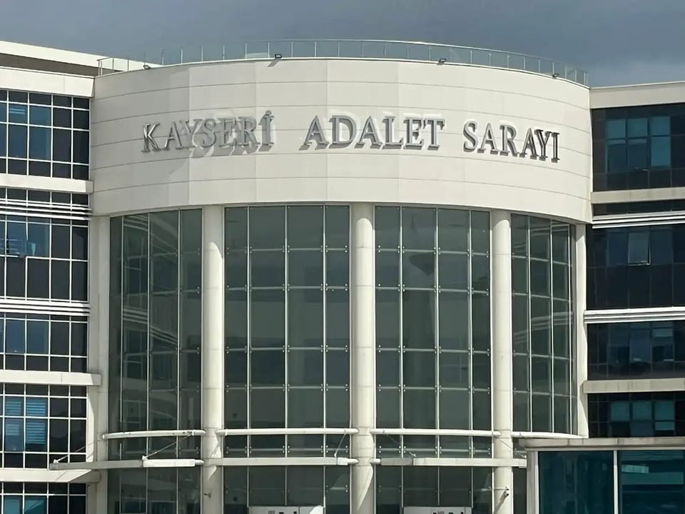 Sevgilisinin ölümüne neden olmakla suçlanan şahıs hakim karşısına çıktı