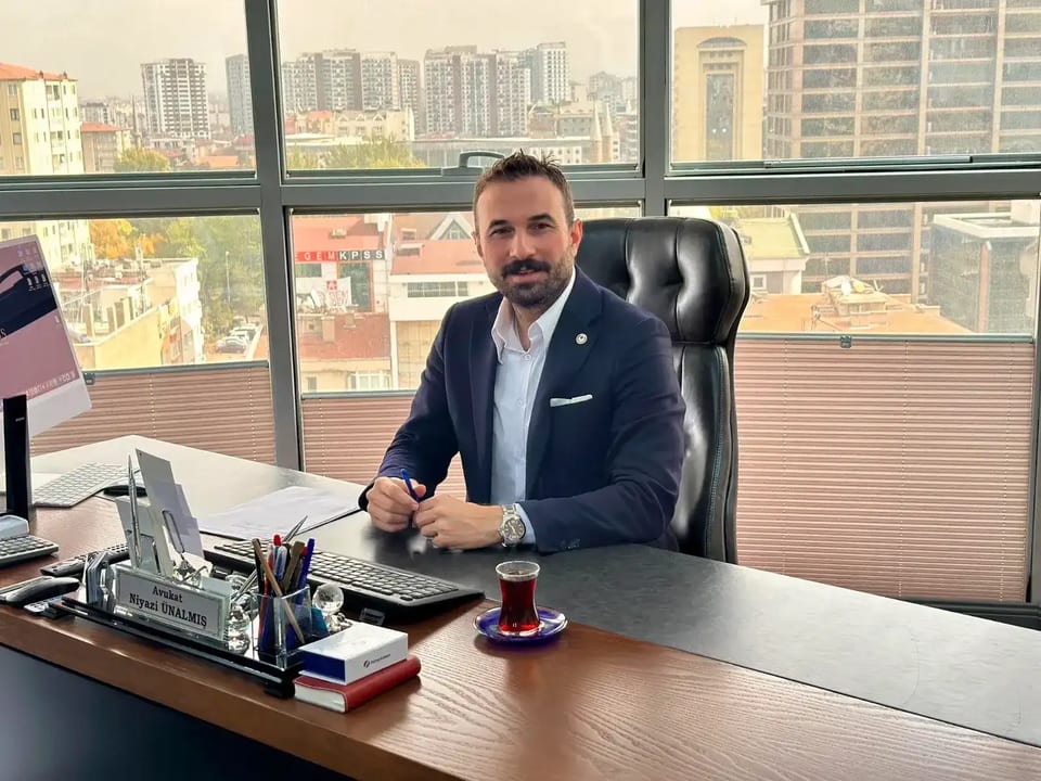 CHP’li Ünalmış’tan Fevzi Konaç’a tepki: “Milli değerlerimize saldırdıkça para ediniyor”