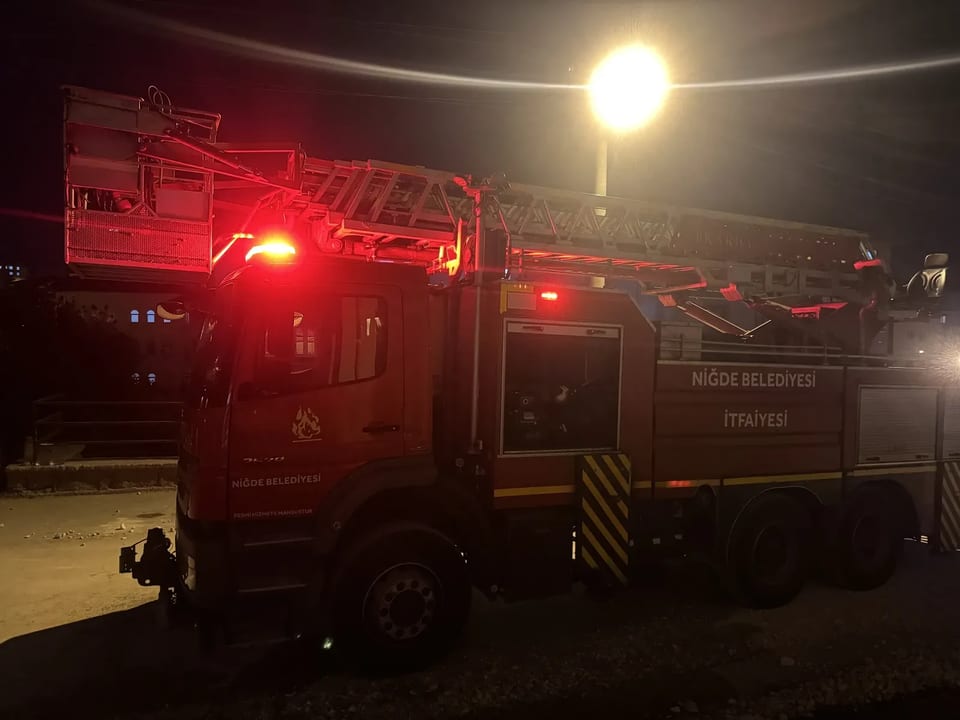 Niğde'de bir evde çıkan yangın hasara neden oldu
