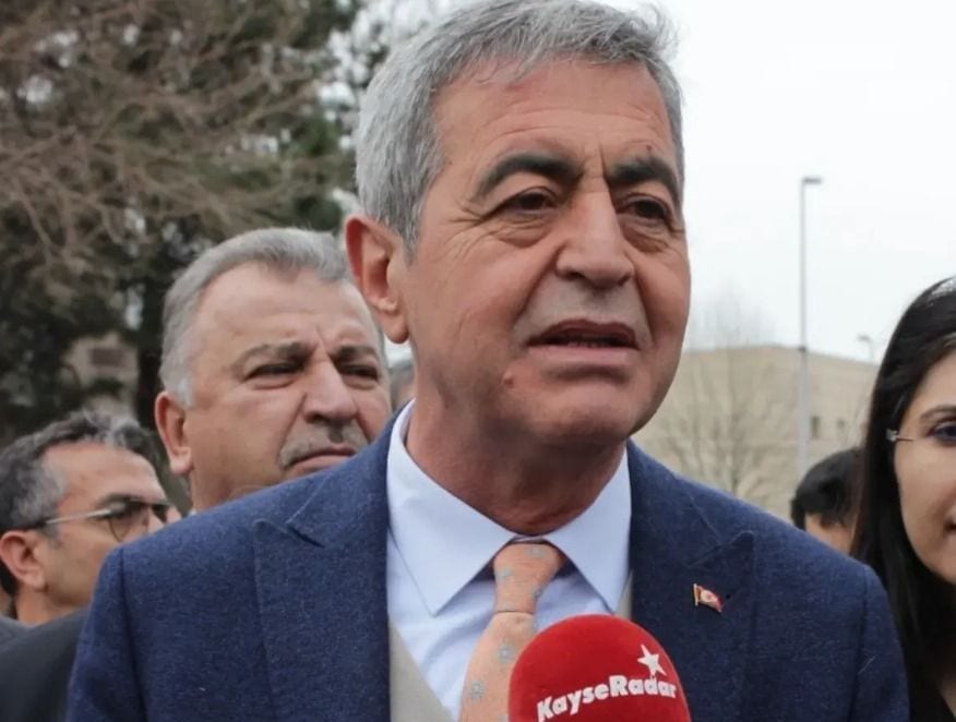 İYİ Partili Yücel; ”Hazineye sata sata, Kayseri’nin malını faiz ödemeleri ile bitireceksiniz”