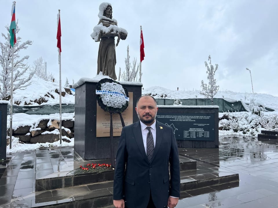 Başkan Ganbarov, “26 Şubat 1992 senesinde Ermeni vandallarının sakin halka yaptığı büyük bir soykırım var”