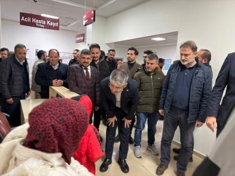 Çopuroğlu hastalarla ve sağlık personelleri ile bir araya geldi