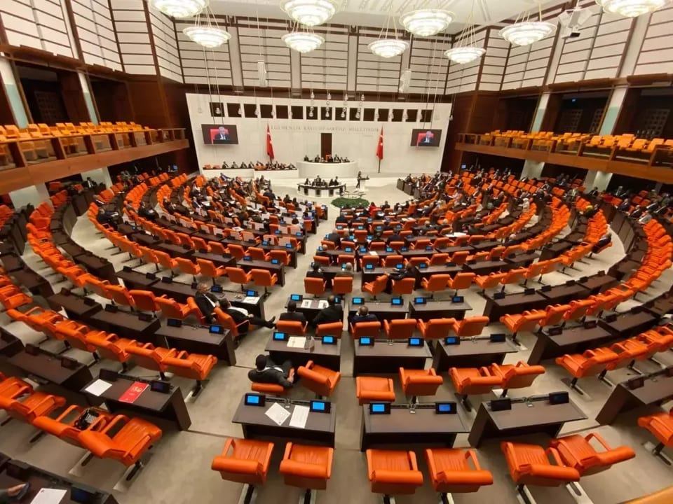 TBMM'den Doğum İzni ve Sosyal Medya Düzenlemesi