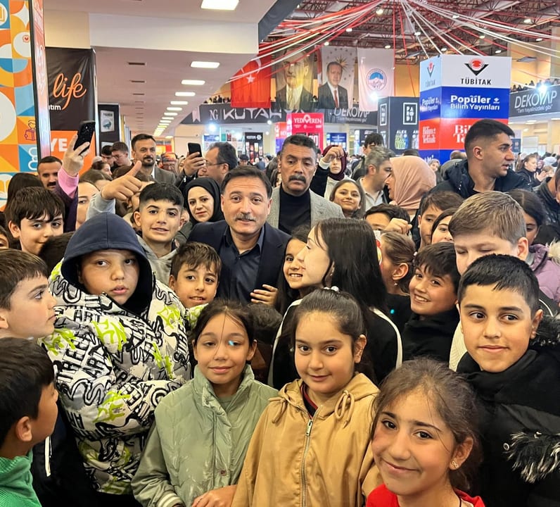 Vali Çiçek, “Kitap Fuarı 1 milyon ziyaretçiyi kesinlikle aşacak”