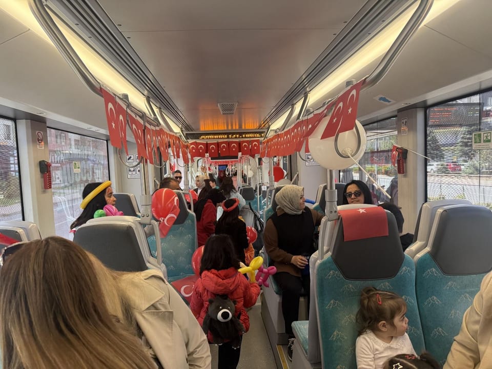 Büyükşehir, 23 Nisan heyecanını “Çocuk Treni” ile raylara taşıdı