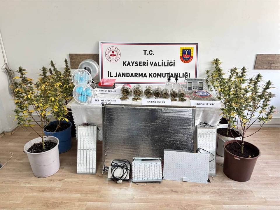 Kayseri’de uyuşturucu operasyonu: 830 gram kubar esrar ele geçirildi