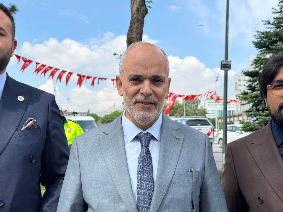 Başkan Öztürk:” “Emeklinin geçim derdine kurban edildiği bir yerde biz Kurban Bayramı kutlayacağız”
