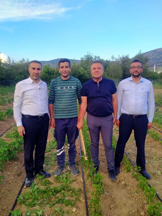 Başkan Altun, Yeşilhisar’da mevsimlik işçiler, Yahyalı’da çiftçilerle buluştu