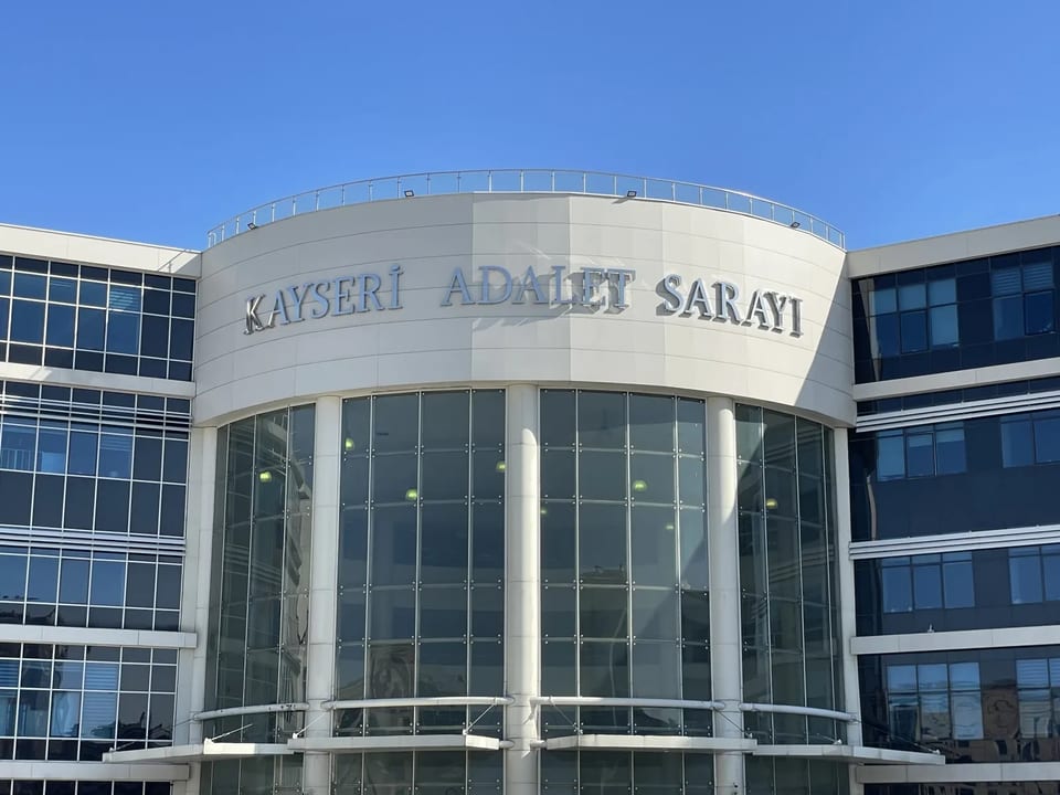 Akin Mahallesi'nde iş insanının ölümü davasının ilk duruşması yapıldı