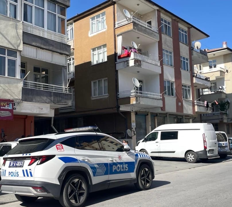 38 yaşındaki şahıs evinde ölü bulundu