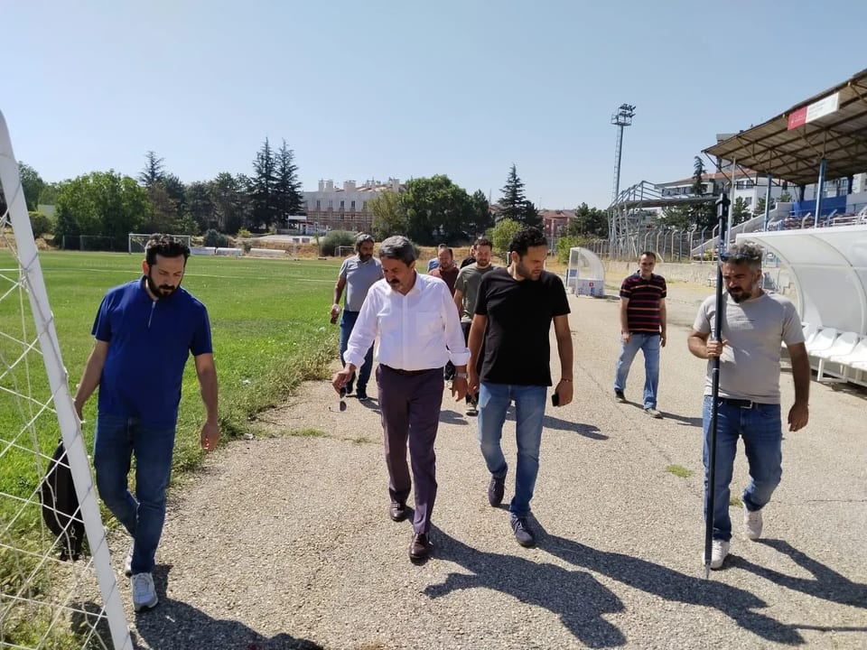Necdet Yıldırım Spor Tesisi'ndeki yenileme çalışmaları incelendi