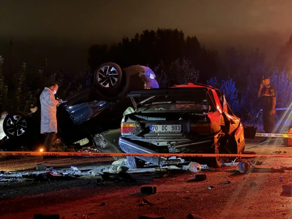 Karaman'da iki otomobilin çarpıştığı kazada 1 kişi öldü, 1 kişi yaralandı