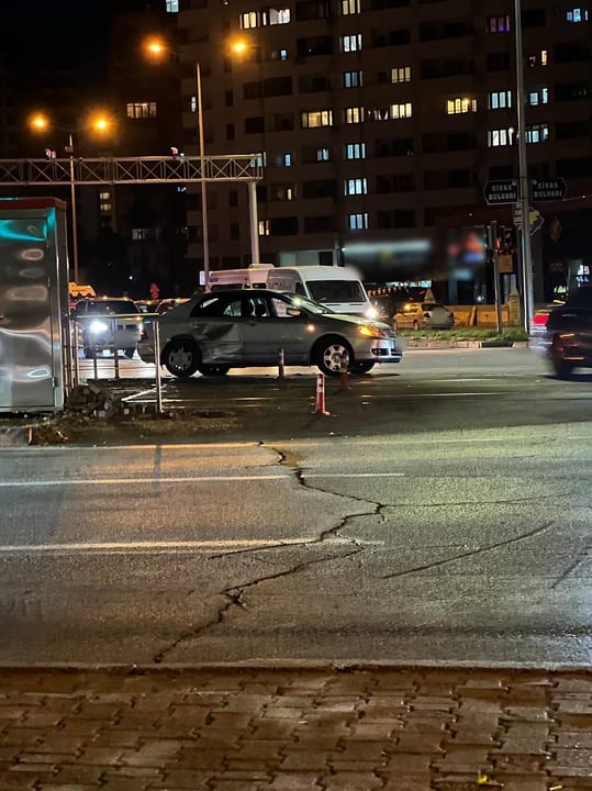 Çiftekümbet Tramvay Durağı'nda kaza