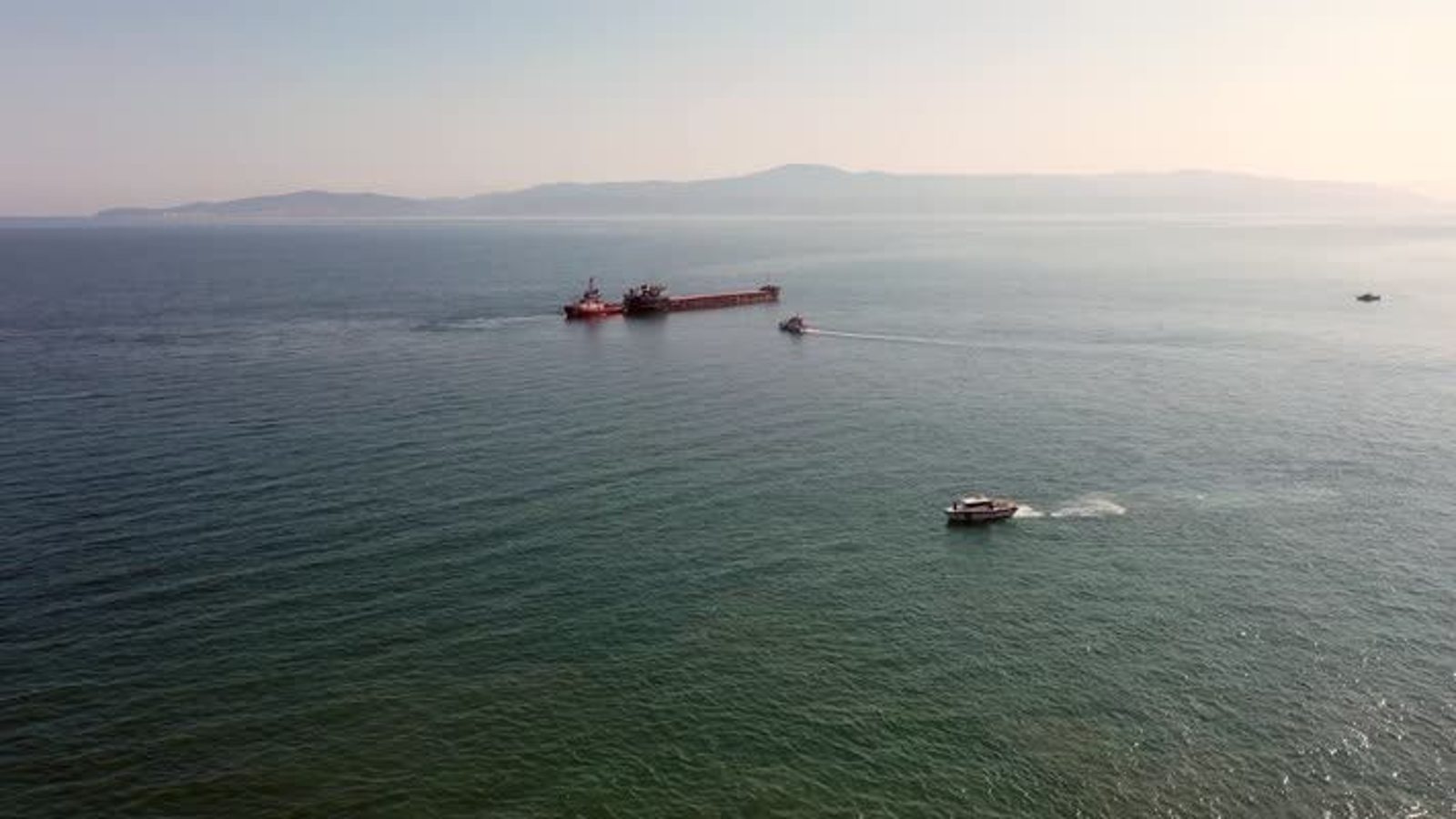 Girne'den Mersine giden 267 kişinin bulunduğu gemi battı