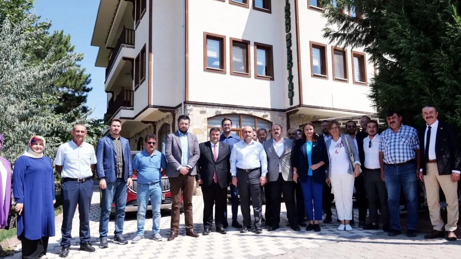 AK Parti İl Başkanı Albayrak, İnönü'de vatandaşlarla buluştu