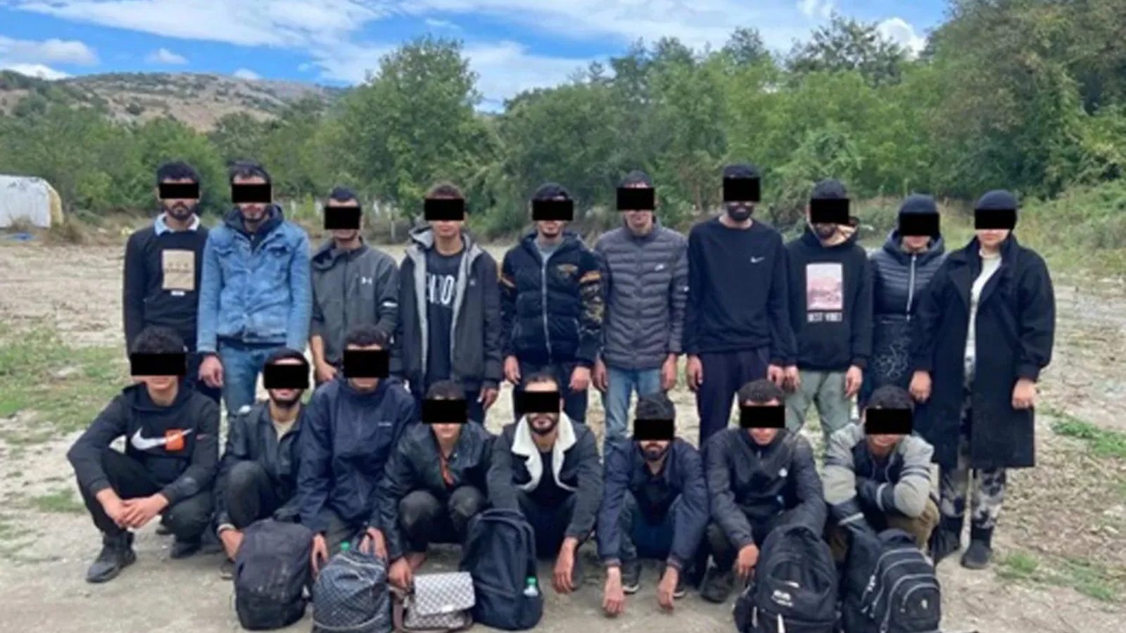 Kırklareli'de 16 göçmen yakalandı, 3 organizatör tutuklandı