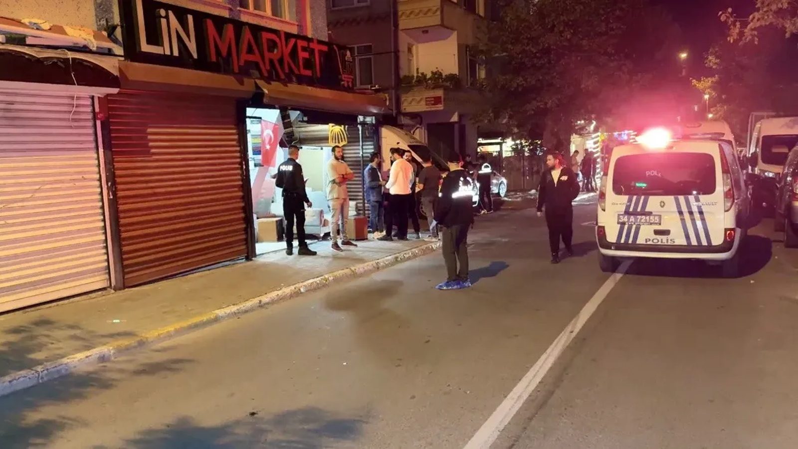 İstanbul- Avcılar'da binanın bodrumunda çuval içerisinde iki law silahı bulundu