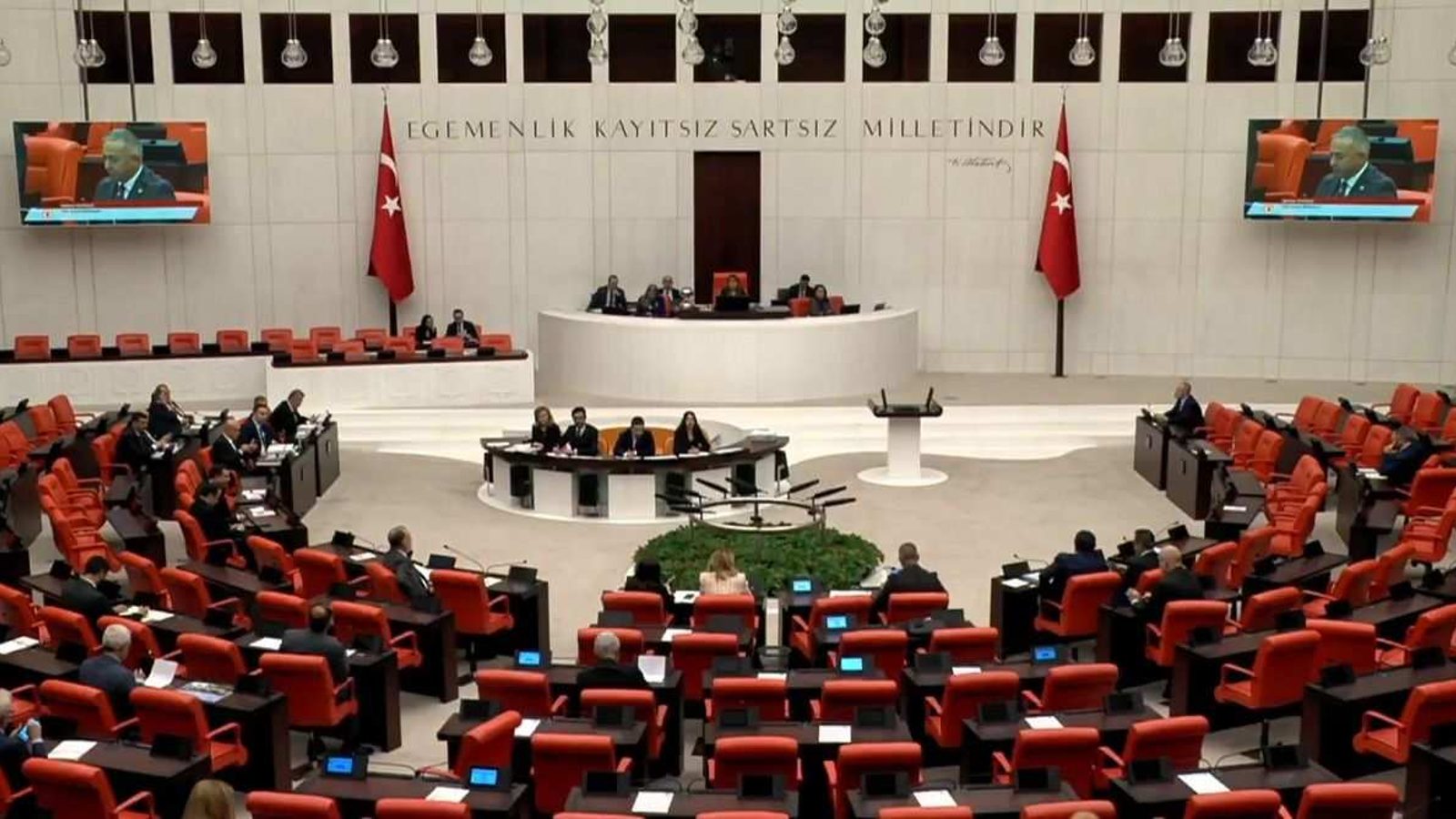 Milletvekili Genç: “Hekimlerimize daha iyi çalışma koşulları sunulmalıdır”