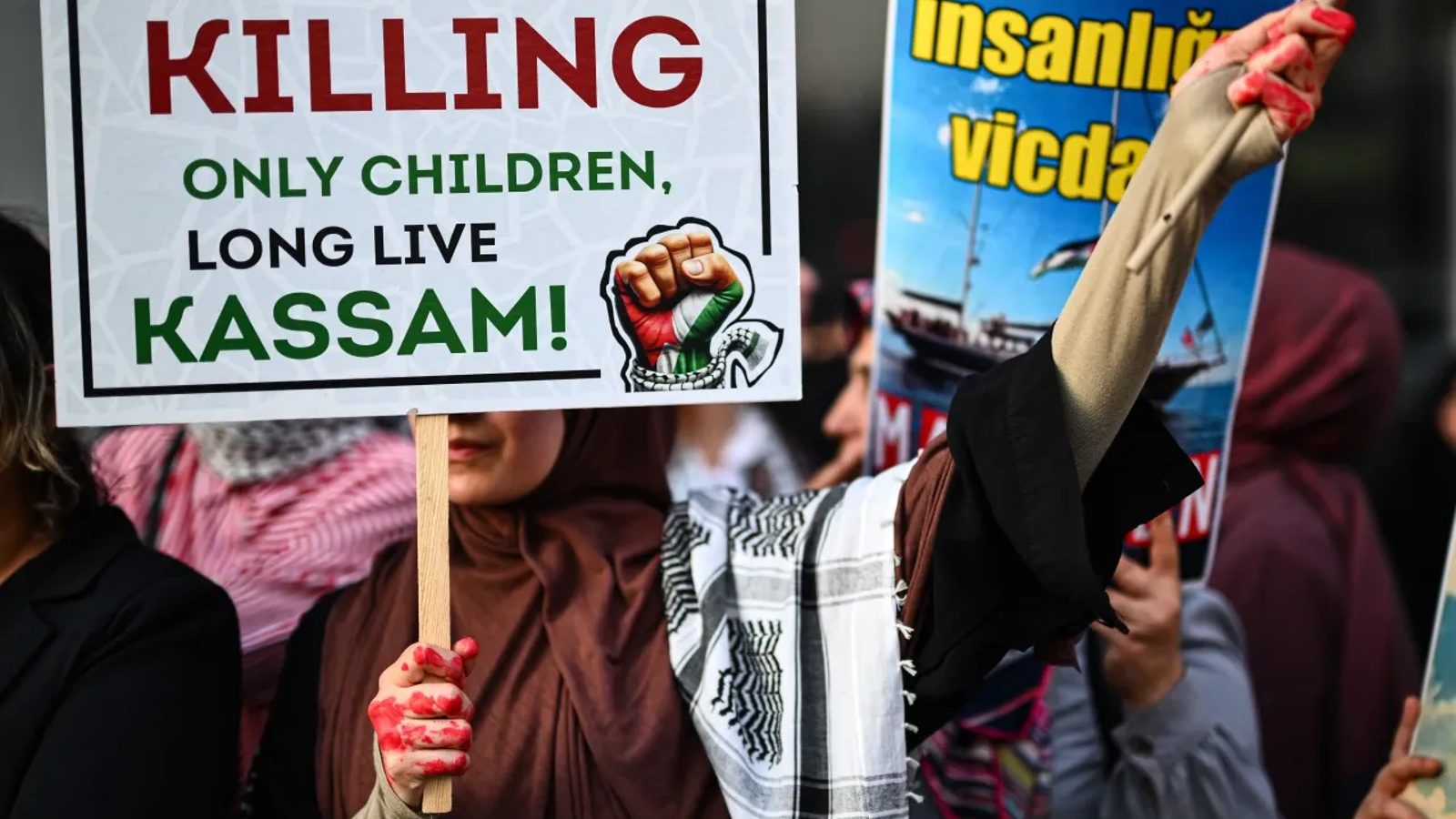 İsrail'in Gazze'ye yardım götüren "Madleen" gemisine saldırısı Ankara'da protesto edildi