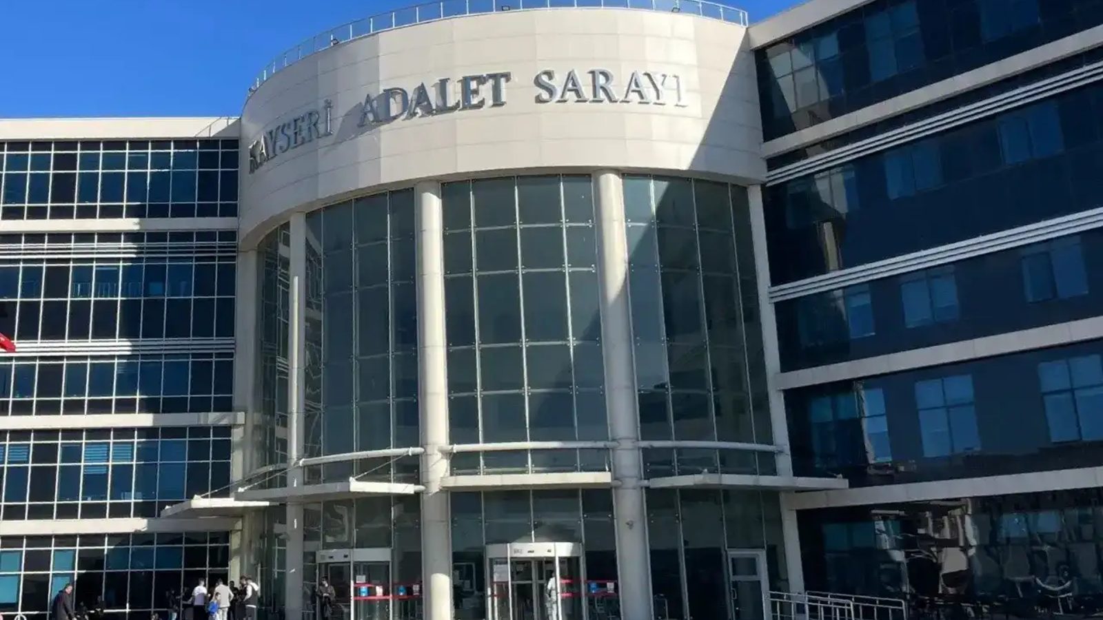 Silahlı kavga nedeniyle açılan davada sanıkların yargılanmasına devam edildi