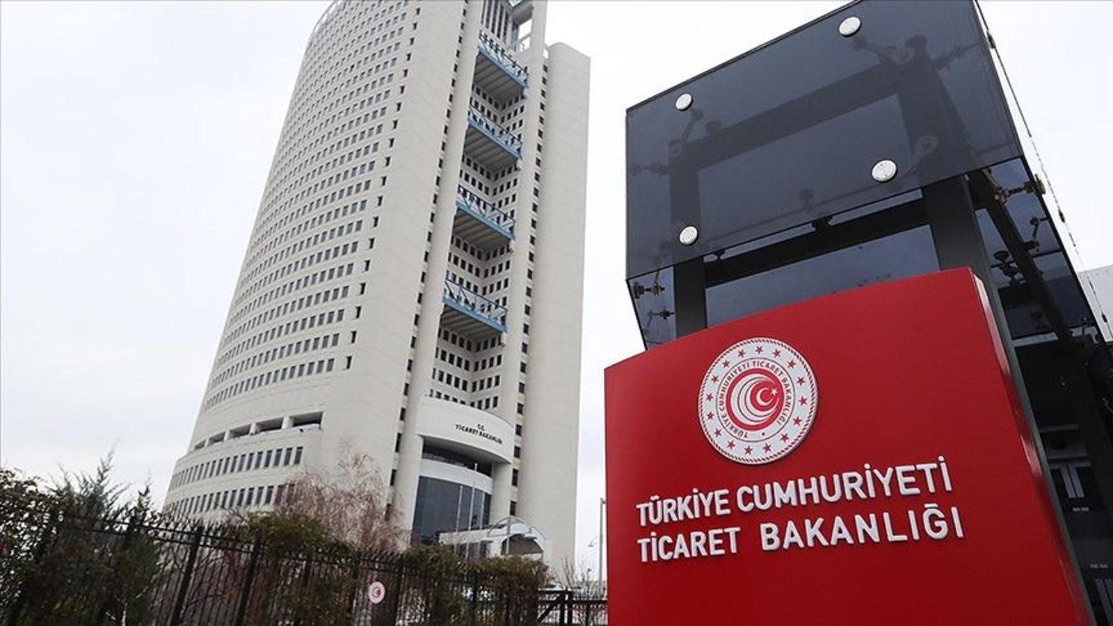 Ticaret Bakanlığından sosyal medyadaki dolandırıcılık girişimlerine karşı uyarı
