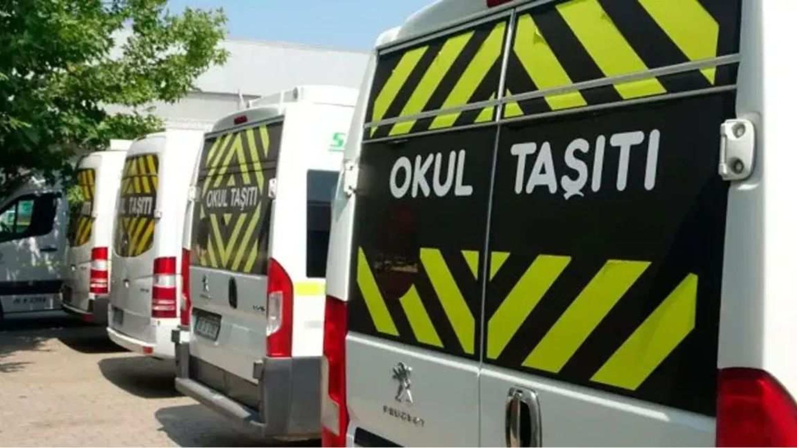 Tomarza'da ihtiyaç sahibi ailelere öğrenci servis desteği