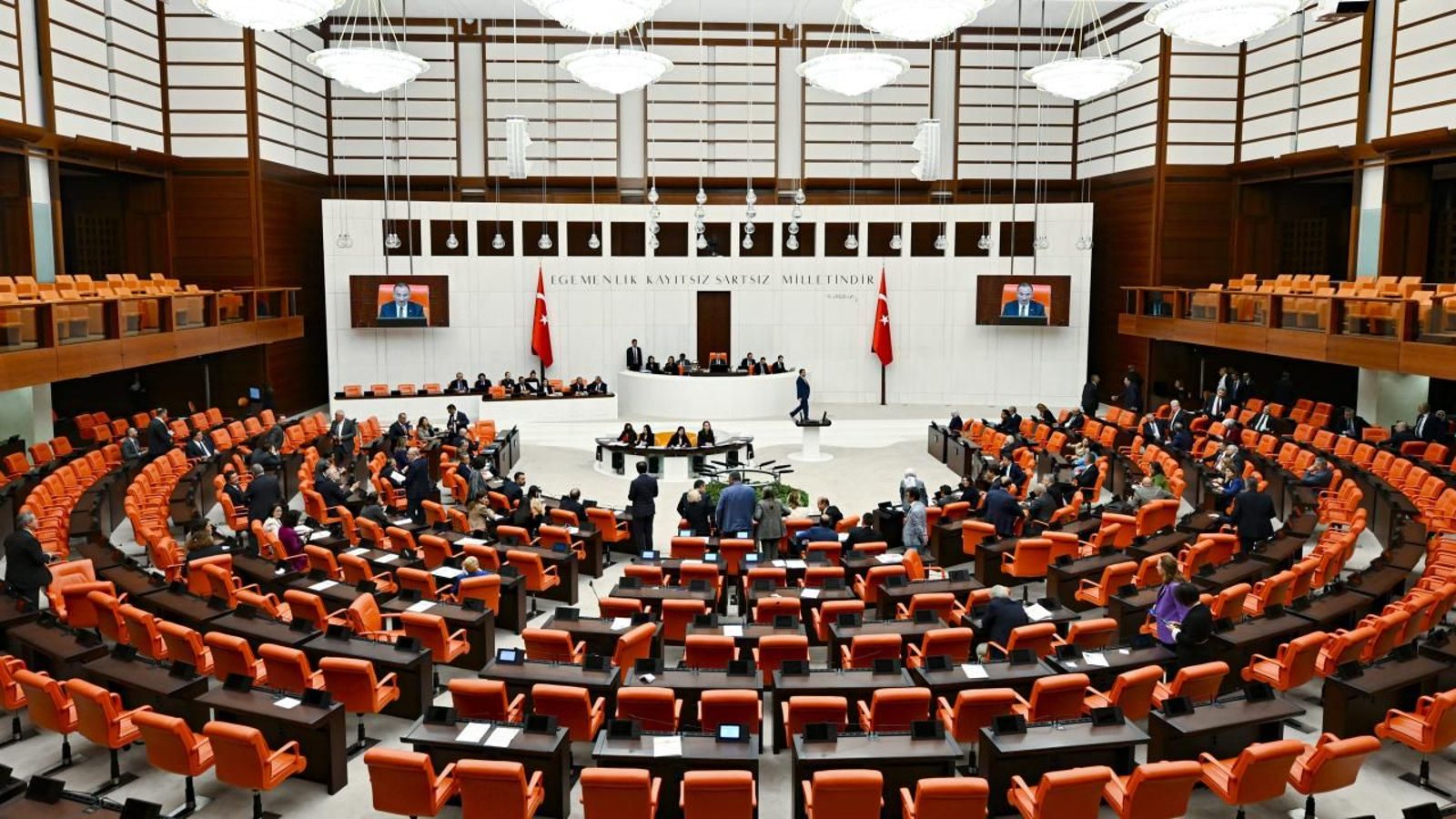 TBMM'de yemek ücretlerine zam!