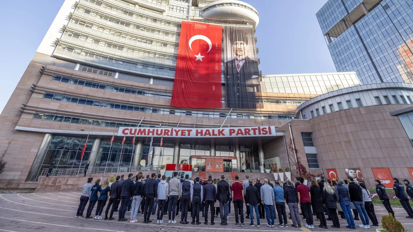 Büyük Önder Atatürk için CHP'de anma töreni düzenlendi