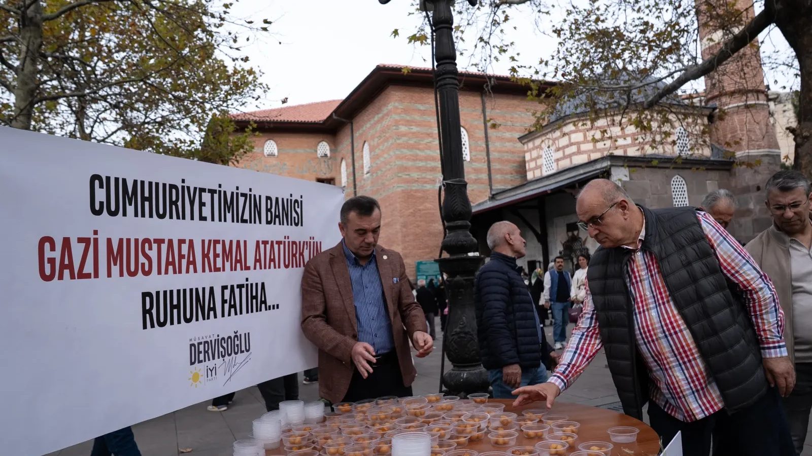 İYİ Parti Atatürk'ün vefatının 87. yıl dönümü dolayısıyla mevlit okuttu