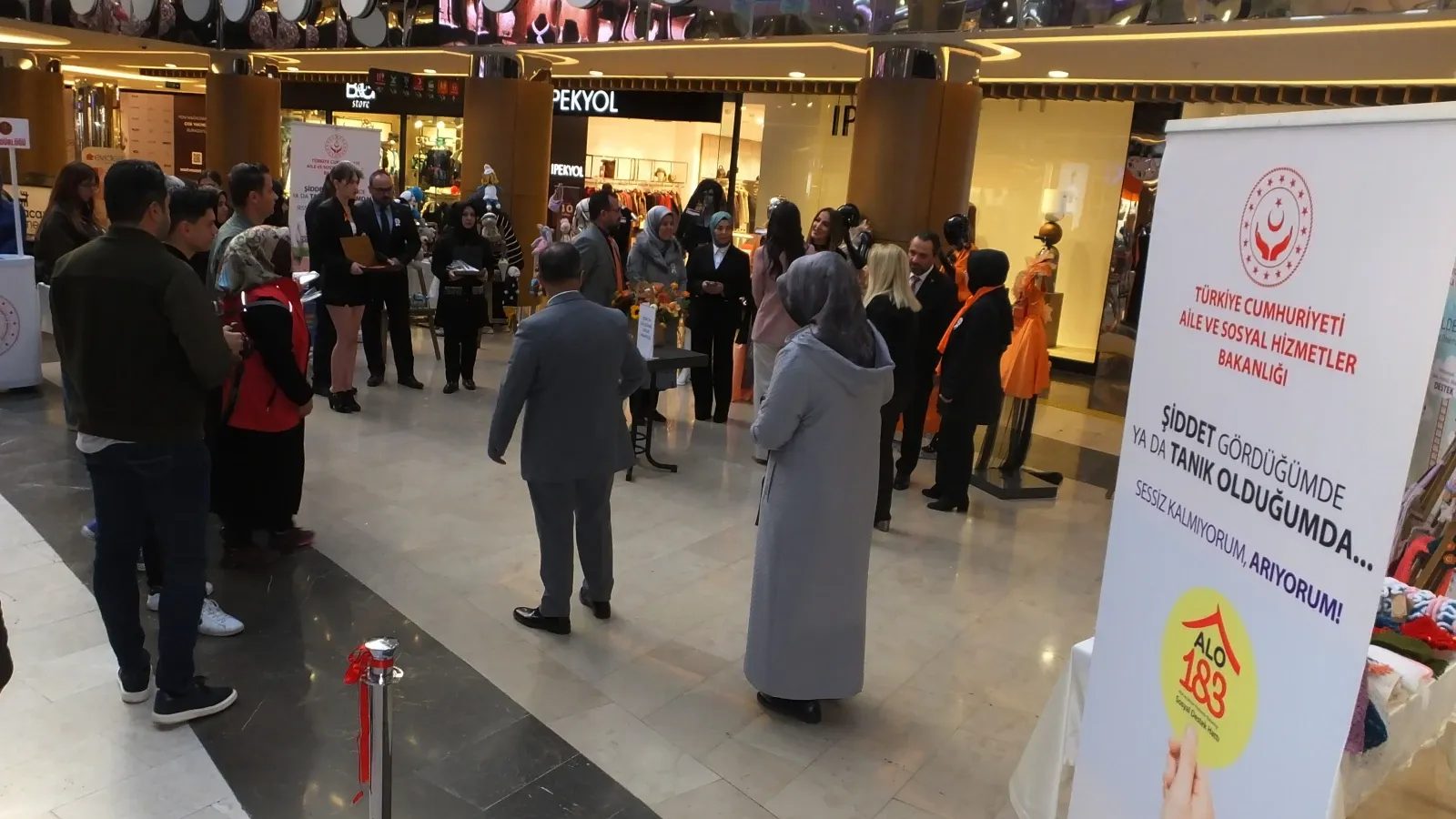 Nevşehir'de devlet konuk evlerinde kalan kadınlar sergi açtı