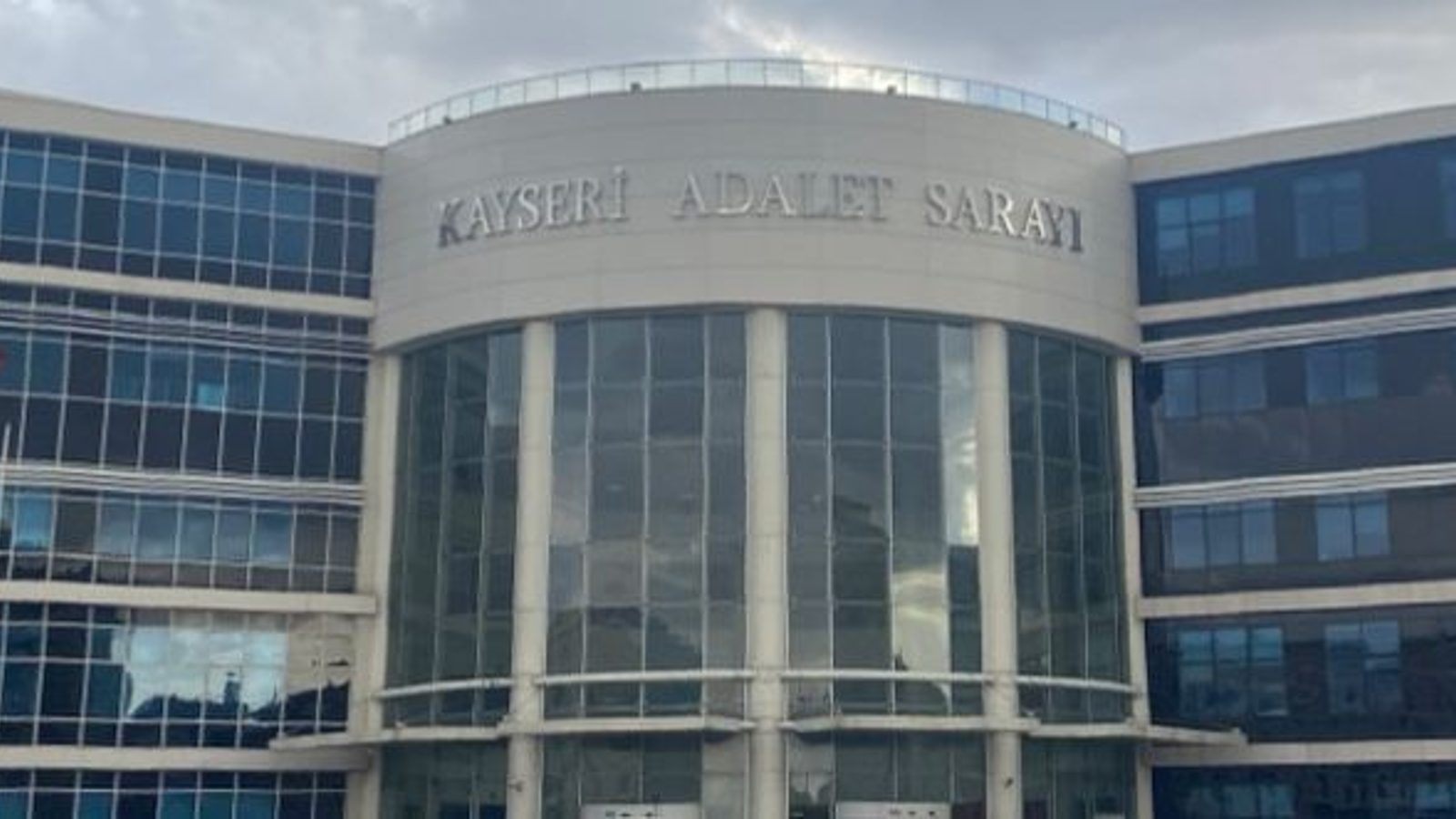 Yaralama olayı nedeniyle açılan davada sanıkların yargılanmasına devam edildi