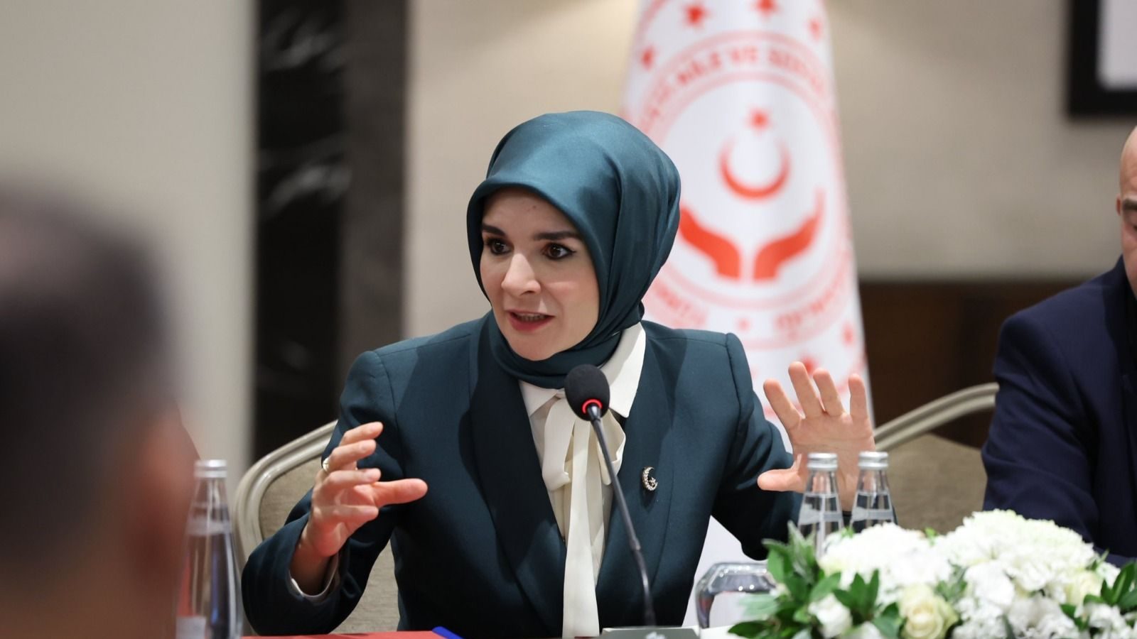 Çocukların beden algısını korumayı amaçlayan yeni bir sosyal medya düzenlemesi hayata geçiriliyor