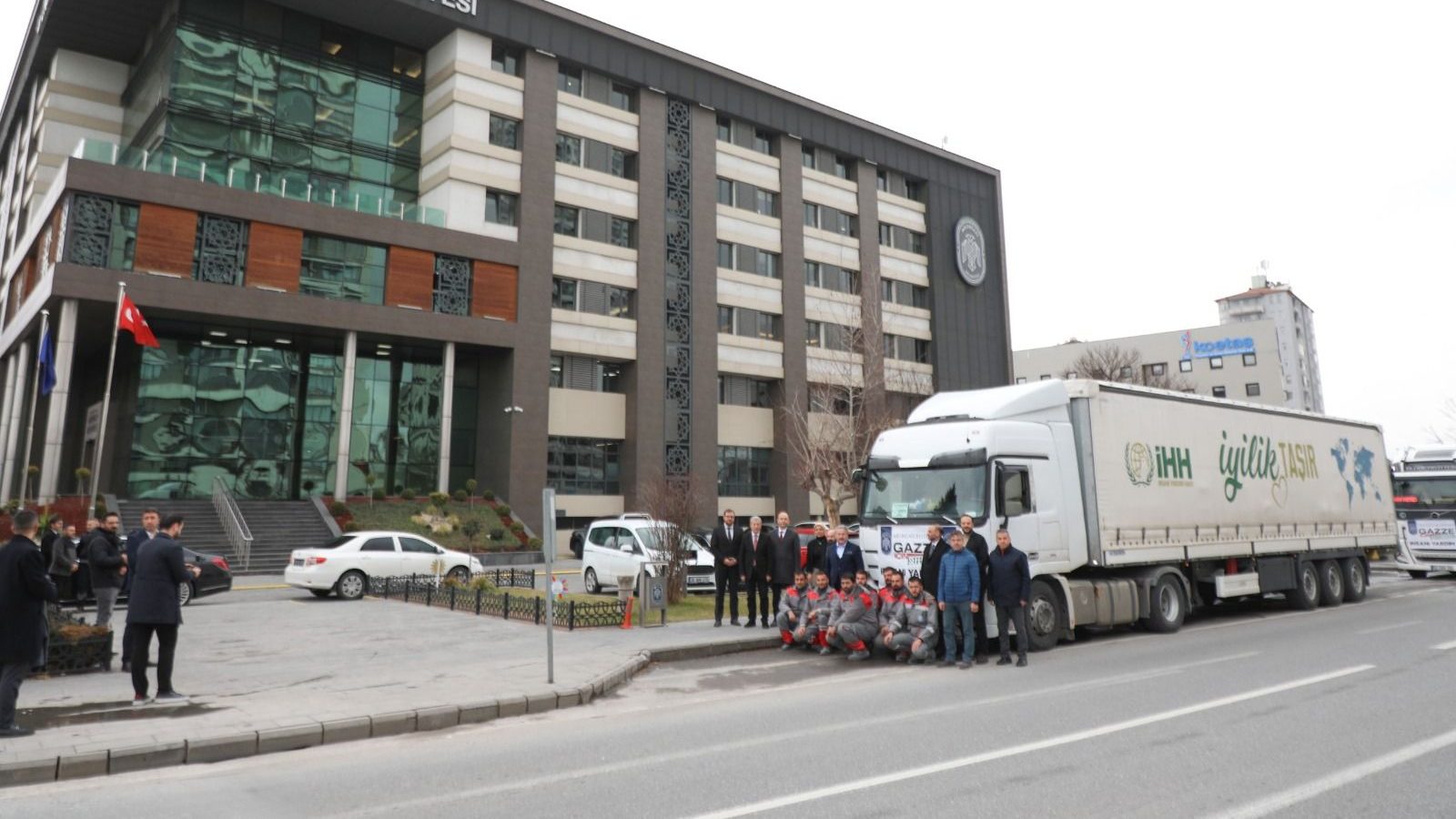 Melikgazi’den Gazze’ye 24 TIR yardım gönderildi