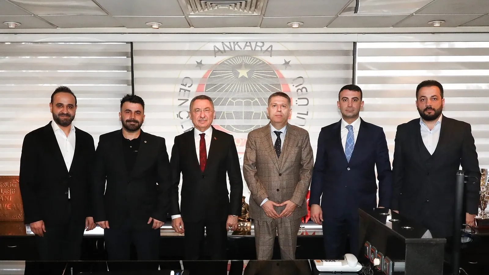 TBMM Dışişleri Komisyonu Başkanı Fuat Oktay'dan Gençlerbirliği'ne ziyaret