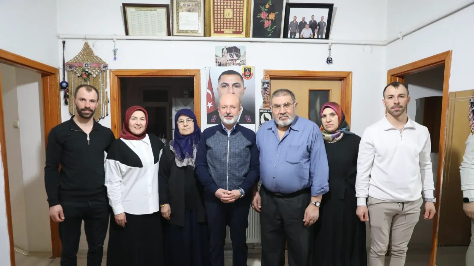 Başkan Çolakbayrakdar, Şehit Bozkurt’un ailesiyle iftar yaptı