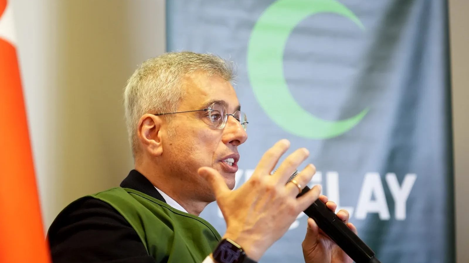 Bakan Memişoğlu, Çankaya Yeşilay Danışmanlık Merkezini ziyaret etti:
