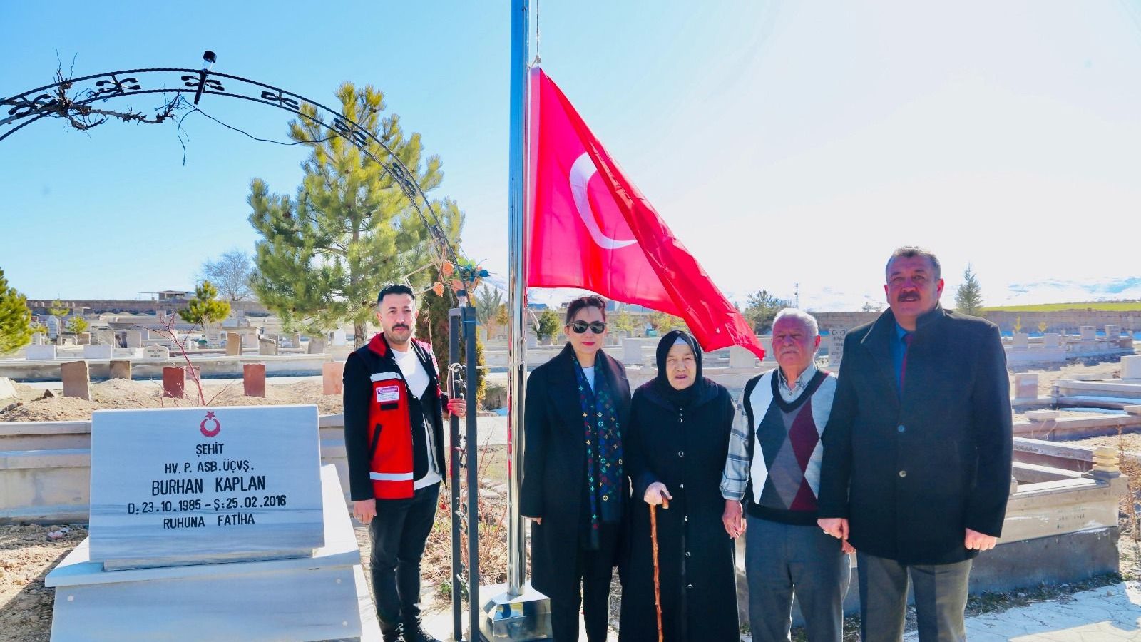 Kayseri’de şehit mezarlıkları Ramazan Bayramı öncesinde çalışma