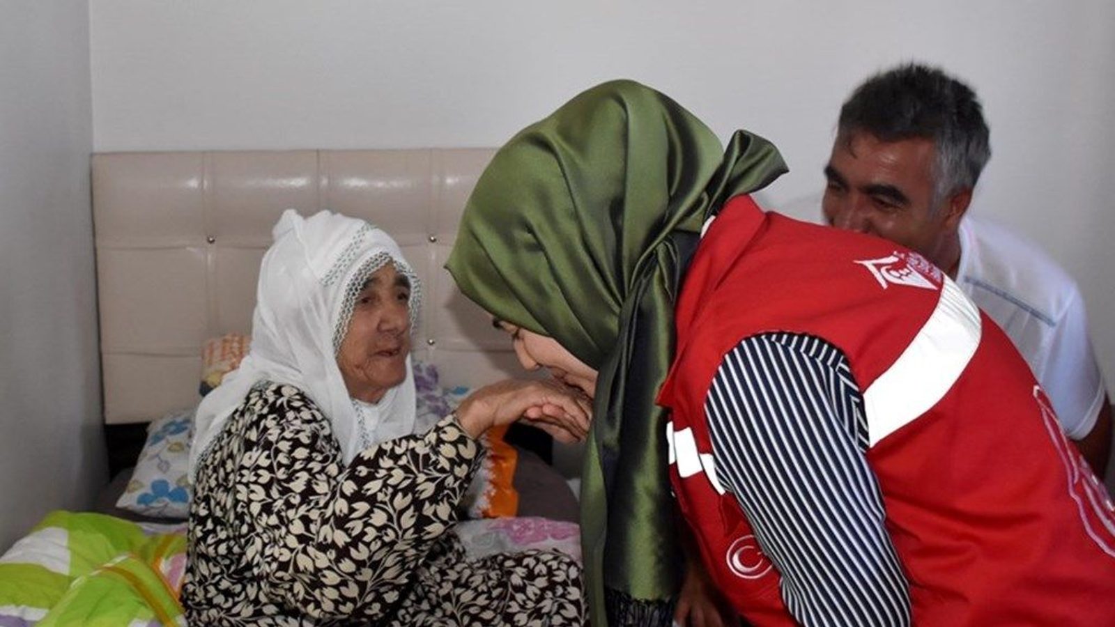 Evde Bakım Yardımı ödemeleri hak sahiplerinin hesaplarına yatırılmaya başlandı
