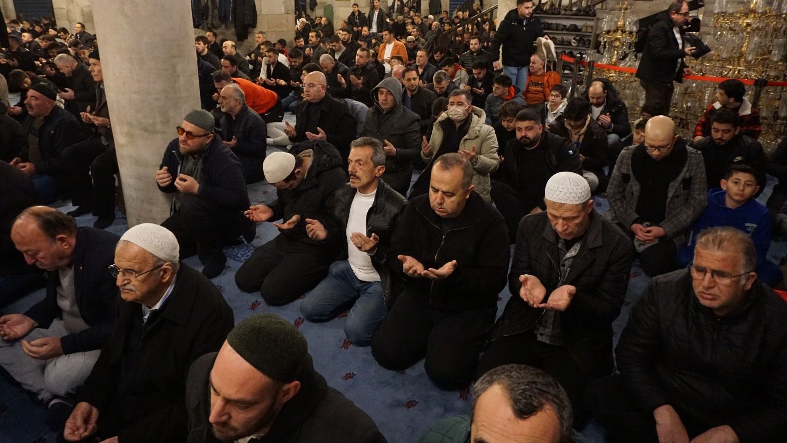 Kayseri’de Ramazan Bayramı namazlarında camiler doldu