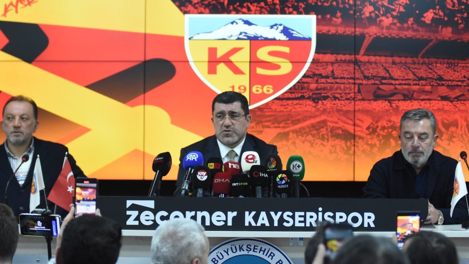 Kayserispor Başkanı Nurettin Açıkalın: Bu takımın bu ligde kalacağına inanıyorum