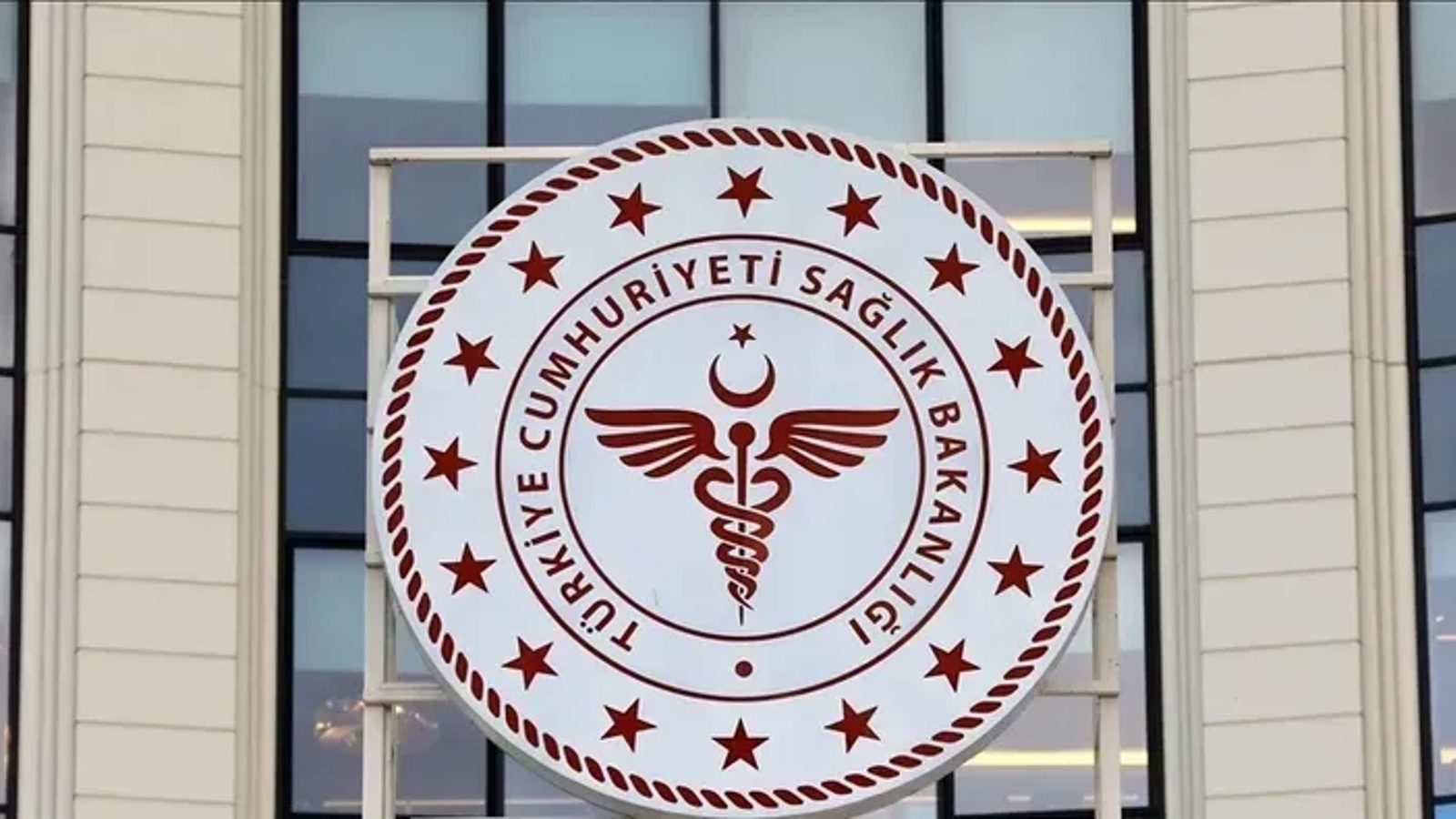 Sağlık Bakanlığı'ndan 'hastanelerin satıldığı' iddialarına yalanlama