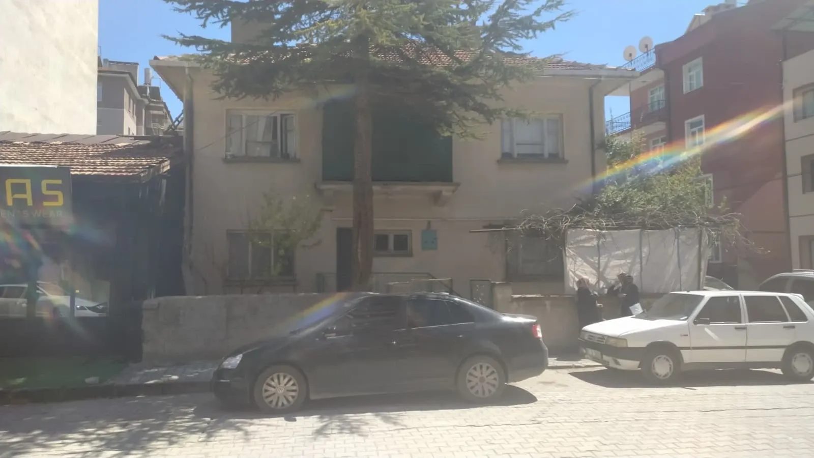 Beyşehir'de pencereden düşen 3 yaşındaki çocuk yaralandı