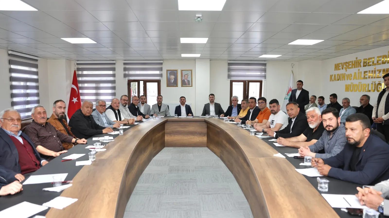 Nevşehir Belediye Başkanı Rasim Arı muhtarlarla bir araya geldi